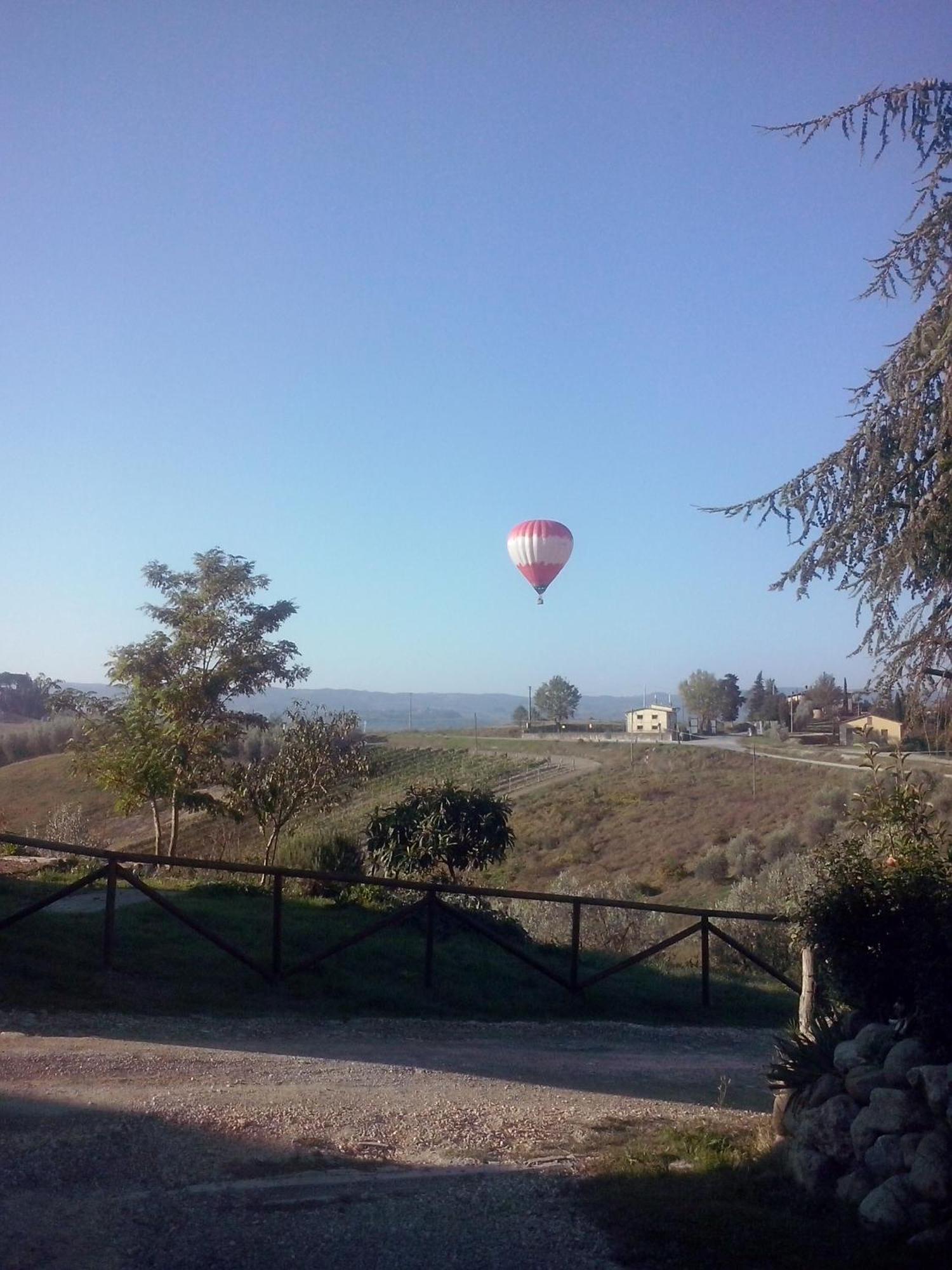 Casa Vacanze Santa Maria Certaldo Bagian luar foto
